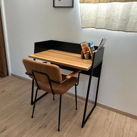 Les Cabrolles بيت للعطل